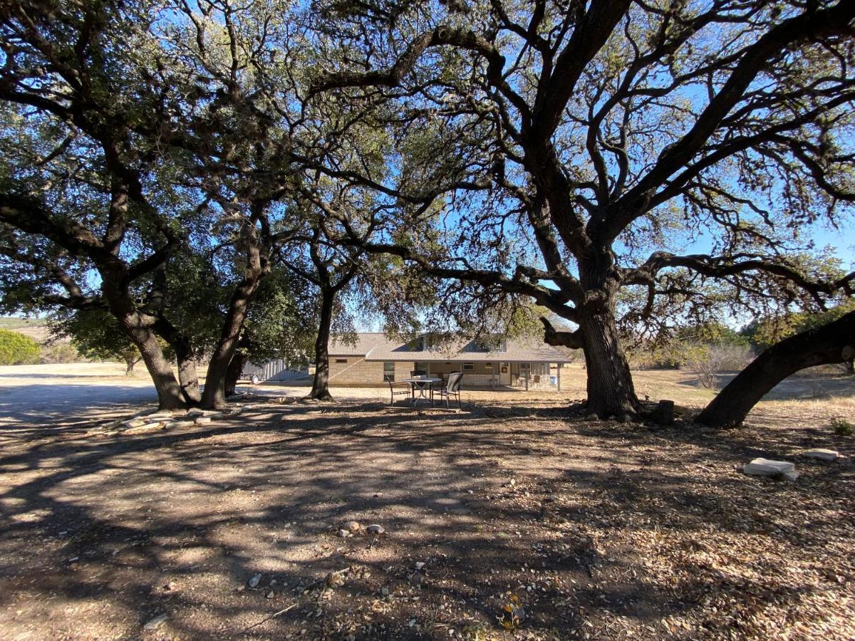 Texas Hill Country Ranch House - Great Views - Near Hidden Falls Park Smithwick Bagian luar foto